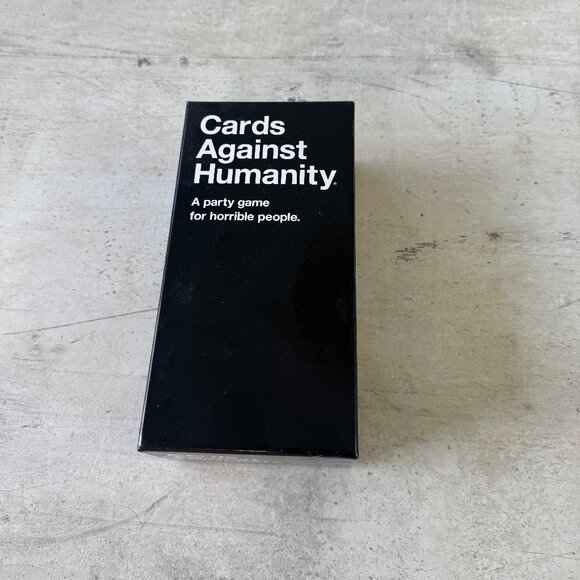 Cards Against Humanity - Picture 1 of 2